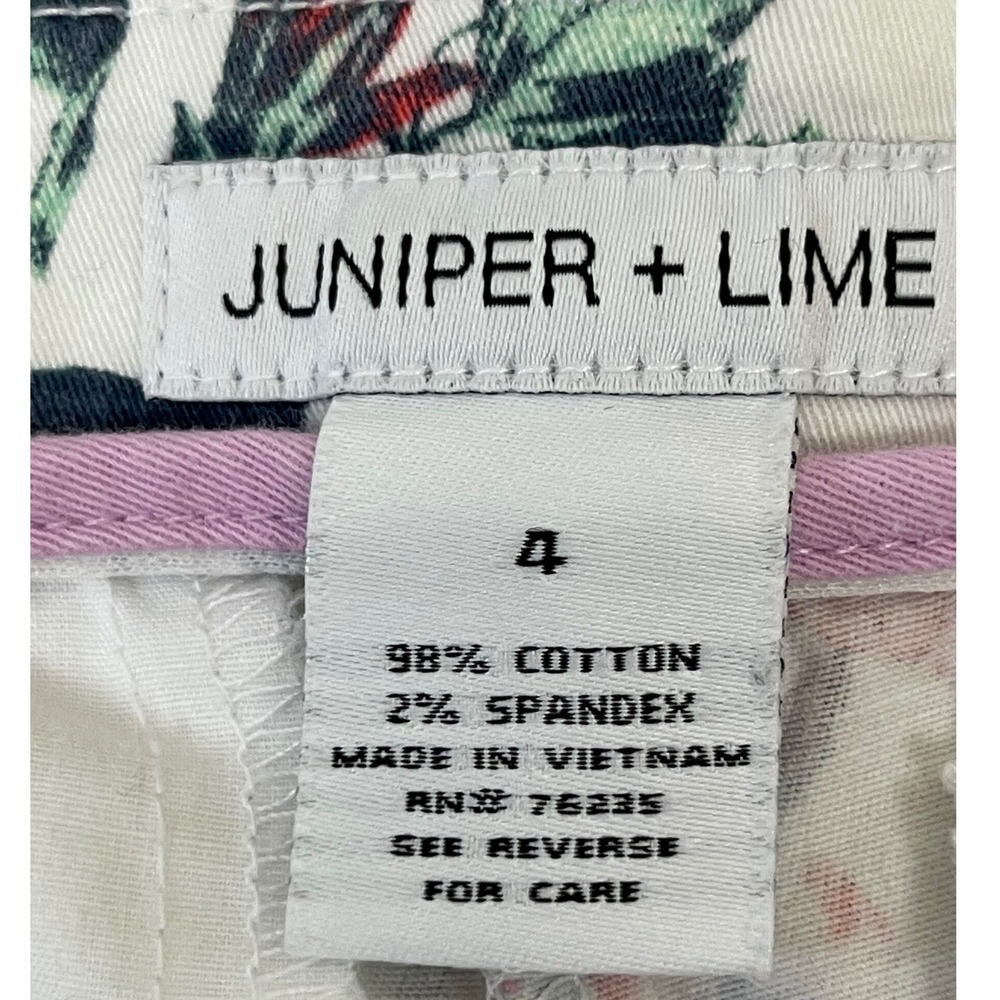 Juniper + Lime‎ Women White Red Floral Cuffed Chino Stretch Shorts Size 4 - Picture 7 of 13